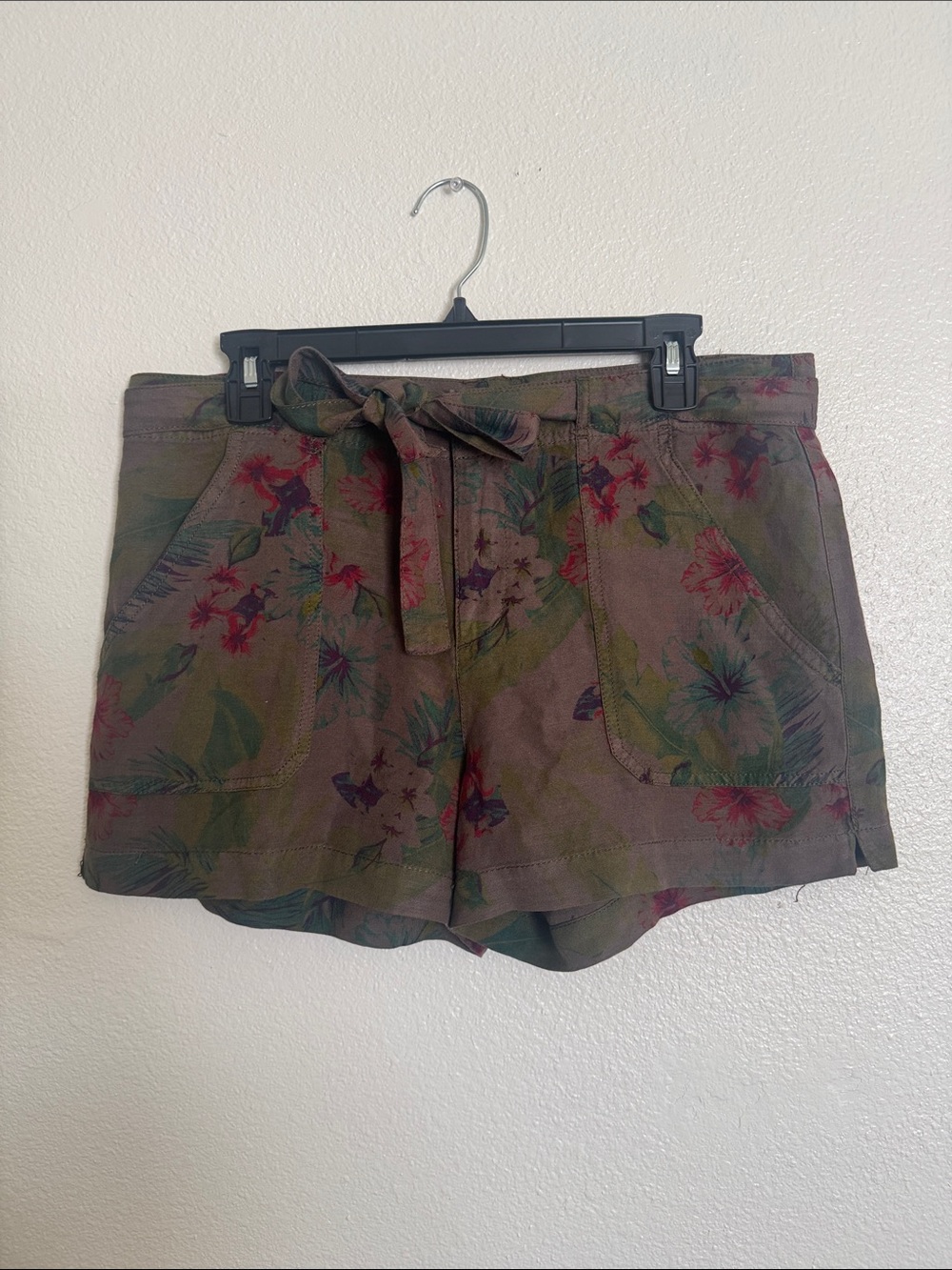 Sanctuary Olive Floral High-Waist Tie Shorts